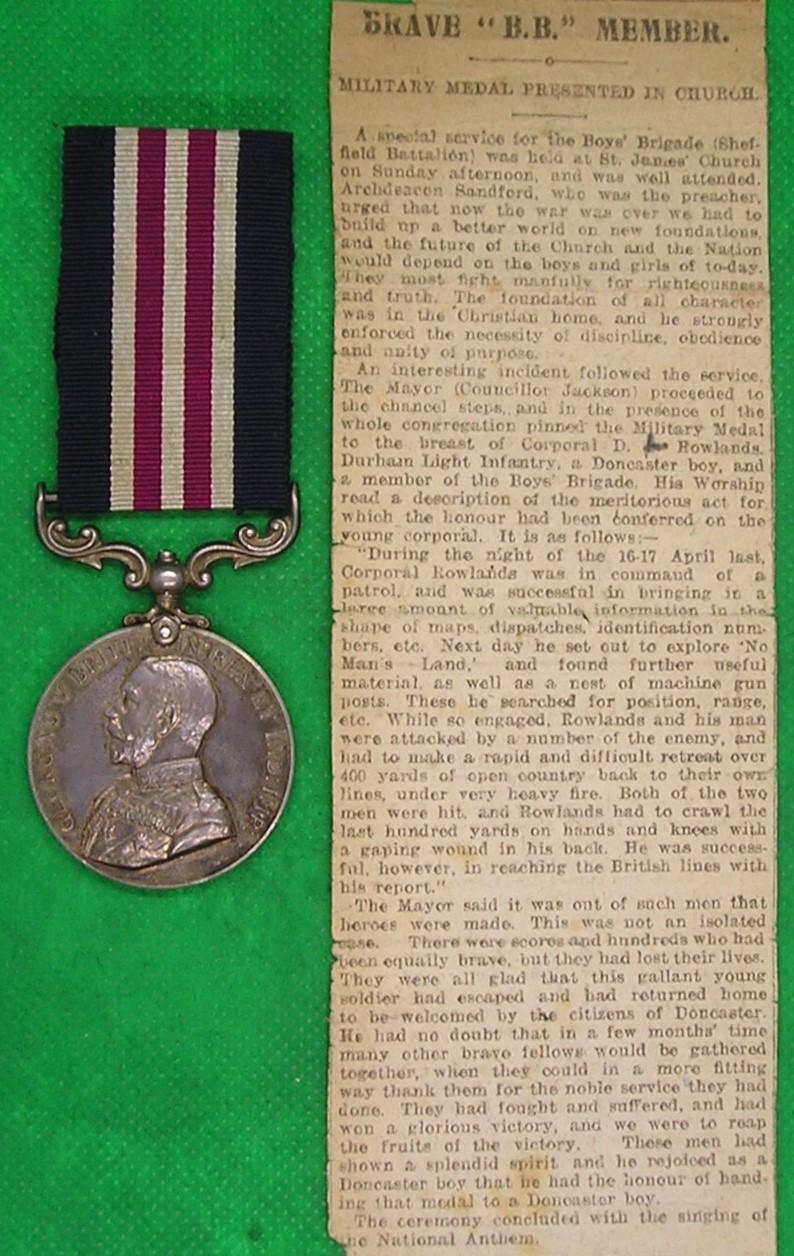 GVR 1st TYPE WW1 MILITARY MEDAL (MM), 15th DURHAM LIGHT INFANTRY, FROM SUNDERLAND, WITH ORIGINAL NEWSPAPER CUTTING