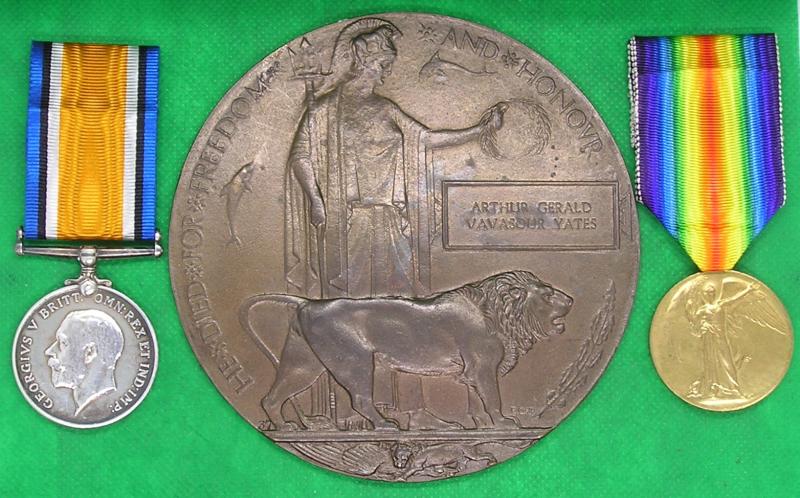 WW1 PAIR & MEMORIAL PLAQUE, 1/6th LONDON REGIMENT OFFICER, K.I.A F&F 1-7-1916, FIRST DAY OF THE SOMME, FROM MACCLESFIELD