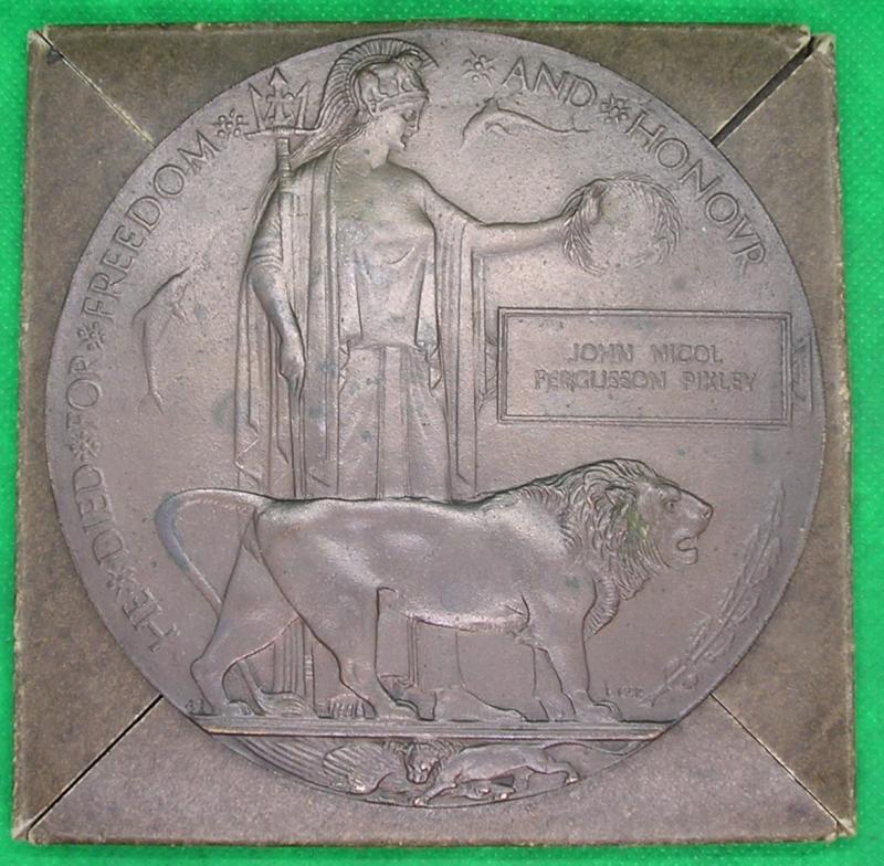 WW1 MEMORIAL PLAQUE, OFFICER 4th GRENADIER GUARDS, K.I.A F&F 12-10-1917, A LAND OWNER FROM EAST AFRICA, EDUCATED AT ETON