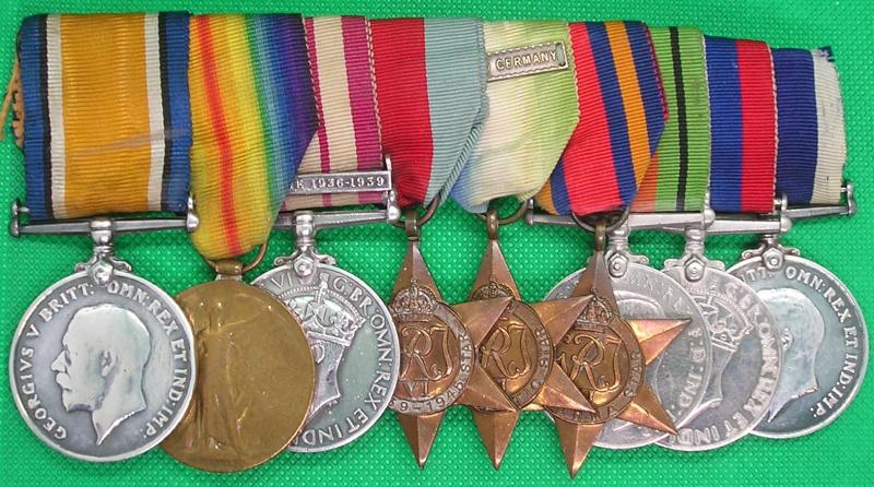 WW1 & WW2 ROYAL NAVY LONG SERVICE GROUP WITH NGS PALESTINE 1936-39, HMS WISHART FROM NOTTINGHAM