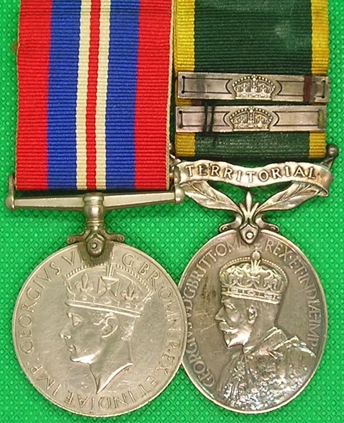 WW2 WAR MEDAL & GVR CROWNED HEAD EFFICIENCY MEDAL WITH TWO BARS, ROYAL ARTILLERY, FROM DUNDEE