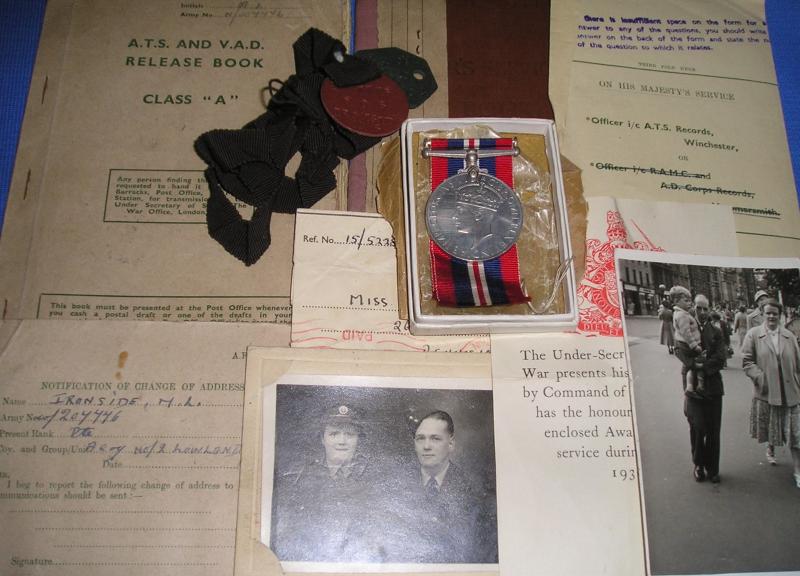 MINT BOXED WW2 WAR MEDAL WITH ORIGINAL DOCUMENTS, DOG TAGS, PHOTOS, NO-2 LOWLAND GROUP A.T.S